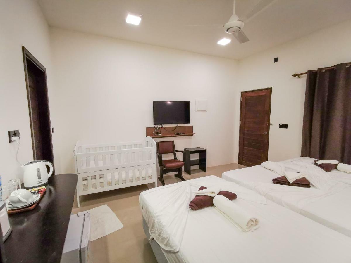 Summer Inn Thoddoo Exterior foto