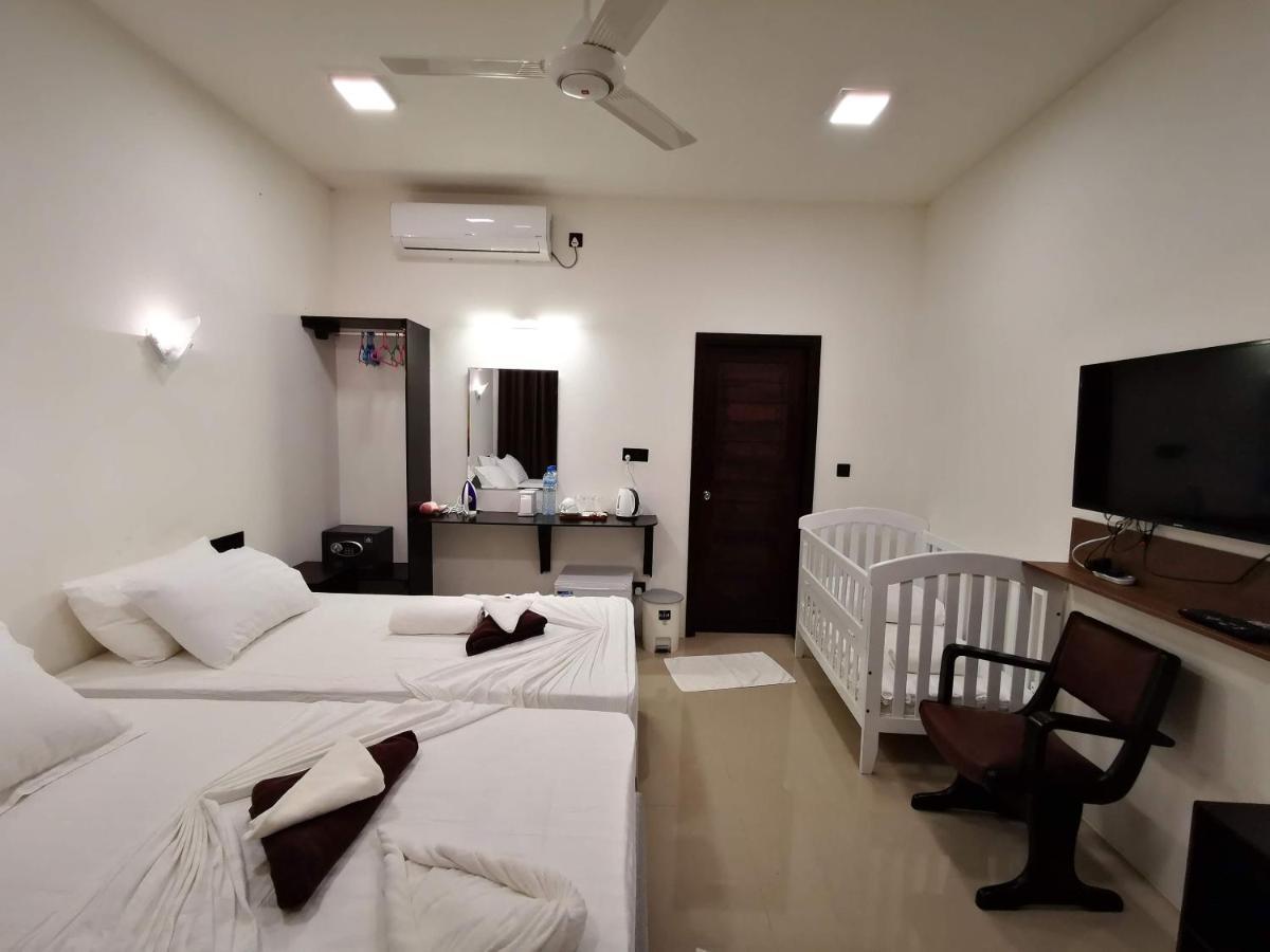Summer Inn Thoddoo Exterior foto